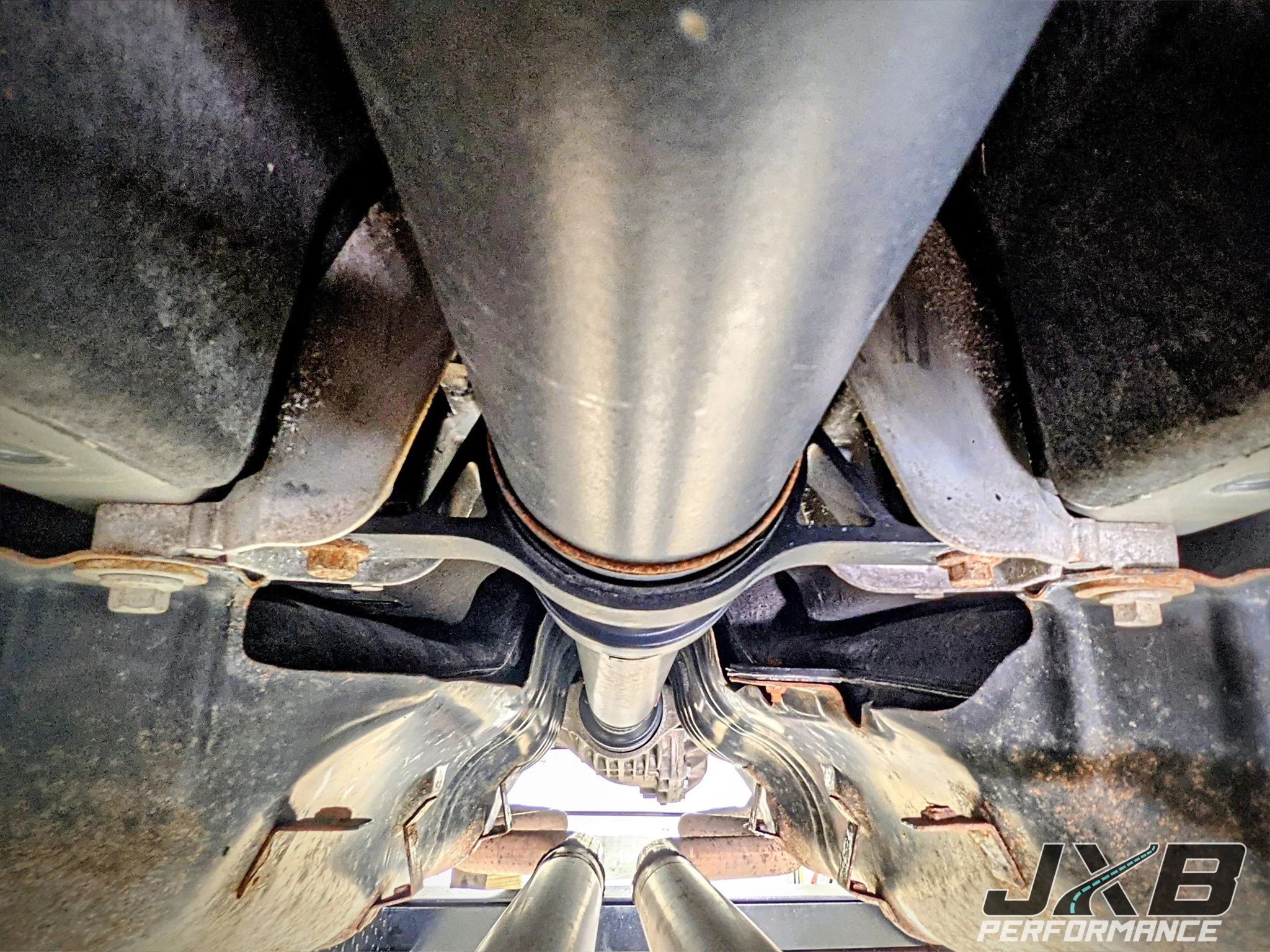 スラスターBXB B6/7 A4 With 02X/5HP19 Driveshaft Center Support Bearing Carrier